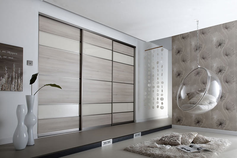 Συρόμενες ντουλάπες: 18 σχέδια για το 2025 που θα απογειώσουν το υπνοδωμάτιο 9 Συρόμενες ντουλάπες: 18 σχέδια για το 2025 που θα απογειώσουν το υπνοδωμάτιο