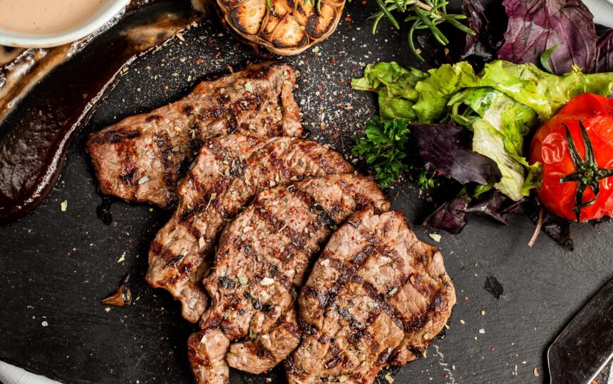 Πώς να προετοιμάσεις το κρέας για ψήσιμο: Η καλύτερη μαρινάδα και γιατί να βάλεις ξίδι