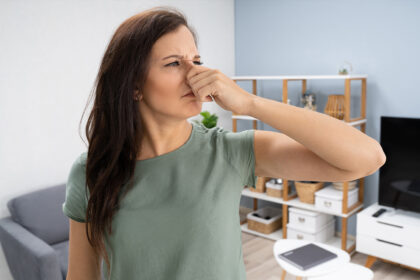 Το σπίτι σου μυρίζει άσχημα όταν επισρτέφεις απ'έξω; 5 Tips για να διώξεις τις άσχημες οσμές