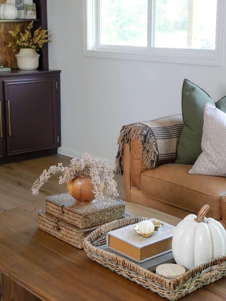 25 ιδέες διακόσμησης για το τραπεζάκι σαλονιού χωρίς να χαλάσεις πολλά χρήματα 3 Φθινοπωρινή διακόσμηση - Τραπεζάκι σαλονιού