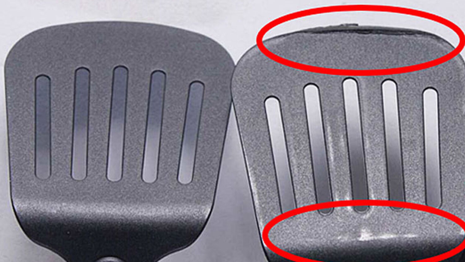 Οι μαύρες σπάτουλες, πιρούνες και κουτάλες σιλικόνης λιώνουν επικίνδυνα μέσα στο φαγητό μας