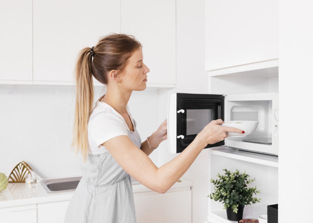 Αιθέρια έλαια: 13 χρήσεις ίσως δεν γνωρίζετε για το σπίτι 4 Αιθέρια έλαια: 13 χρήσεις ίσως δεν γνωρίζετε για το σπίτι