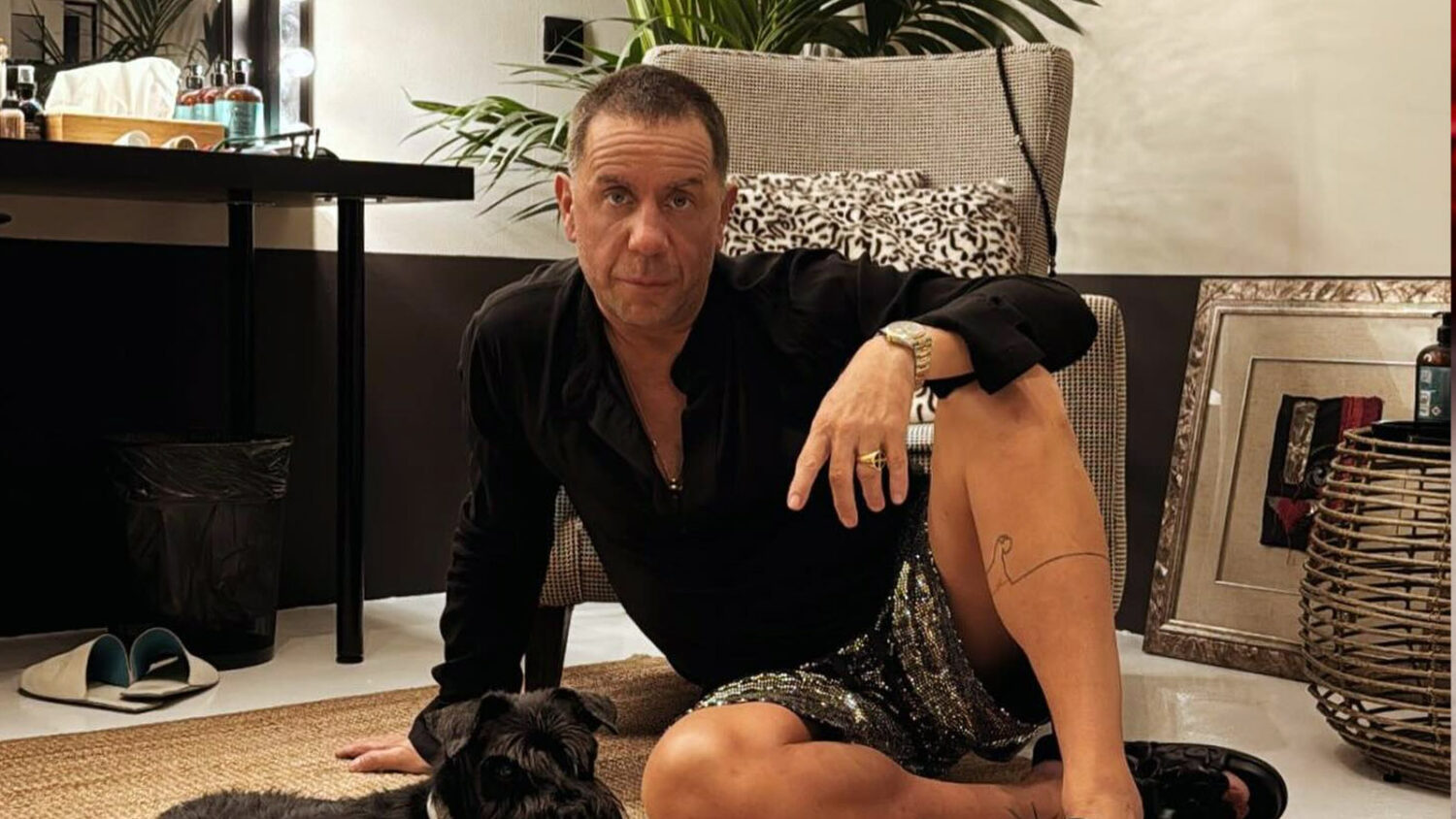 Γιώργος Μαζωνάκης: Δείτε το εντυπωσιακό σπίτι του - Σύγχρονη αρχιτεκτονική με αντικείμενα από τα ταξίδια του