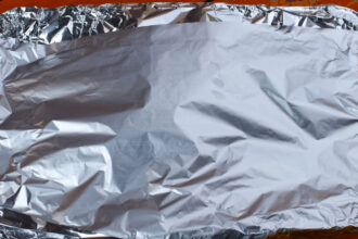 ταψί καλυμμένο με αλουμινόχαρτο