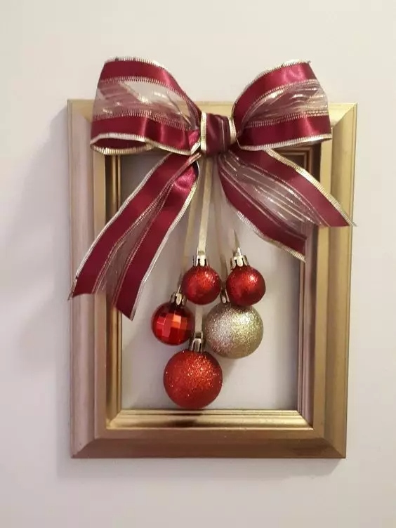 40 εναλλακτικά αυτοσχέδια Χριστουγεννιάτικα Στεφάνια σε κορνίζα