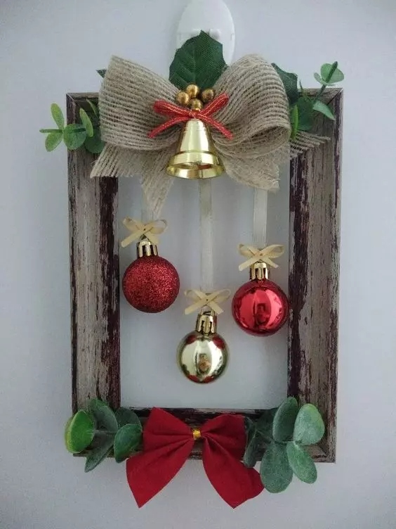 40 εναλλακτικά αυτοσχέδια Χριστουγεννιάτικα Στεφάνια σε κορνίζα