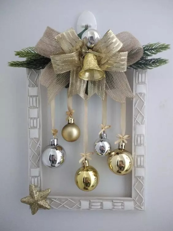 40 εναλλακτικά αυτοσχέδια Χριστουγεννιάτικα Στεφάνια σε κορνίζα