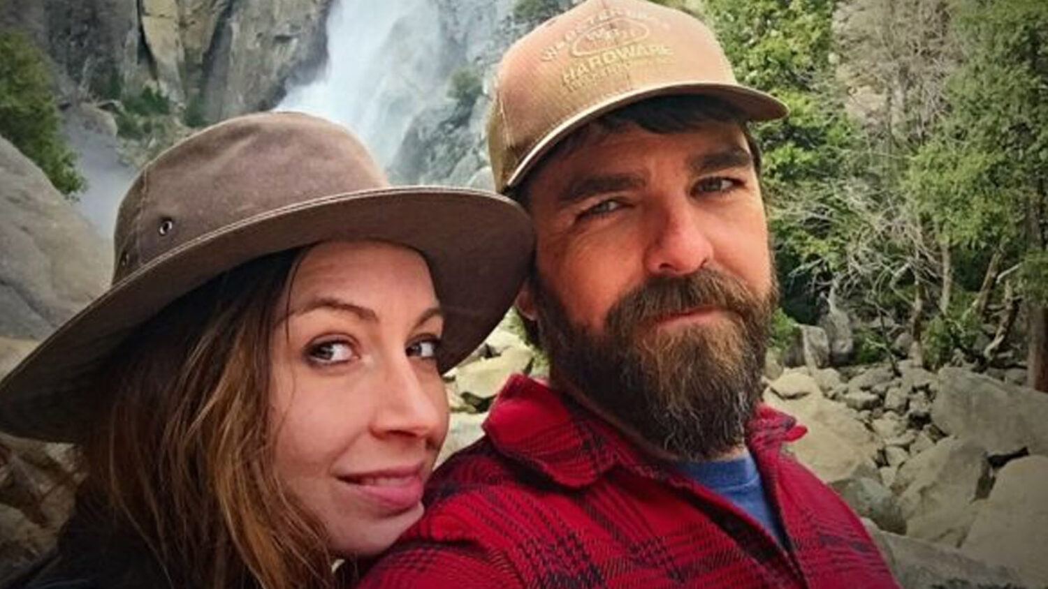 Αυτό το ζευγάρι γυρίζει τον κόσμο μαζί με το….σπίτι του