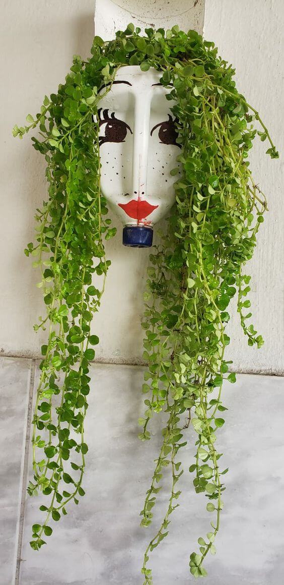 18 Κατασκευές με πλαστικά μπουκάλια: DIY που θα σου μείνουν για χρόνια 15 Κρεμαστή γλάστρα