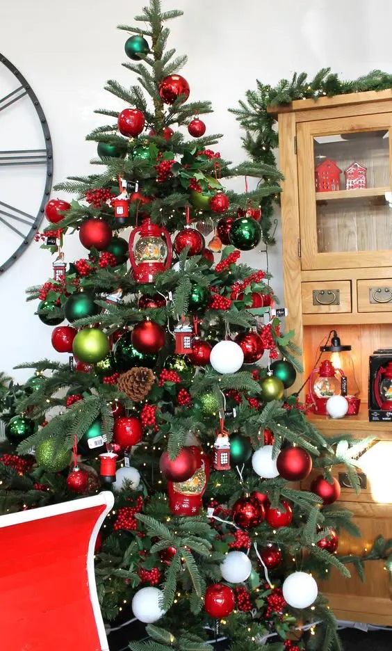 60 Μοναδικές φωτογραφίες διακόσμησης του Χριστουγεννιάτικου δέντρου μόνο για εσένα που λατρεύεις τα Χριστούγεννα