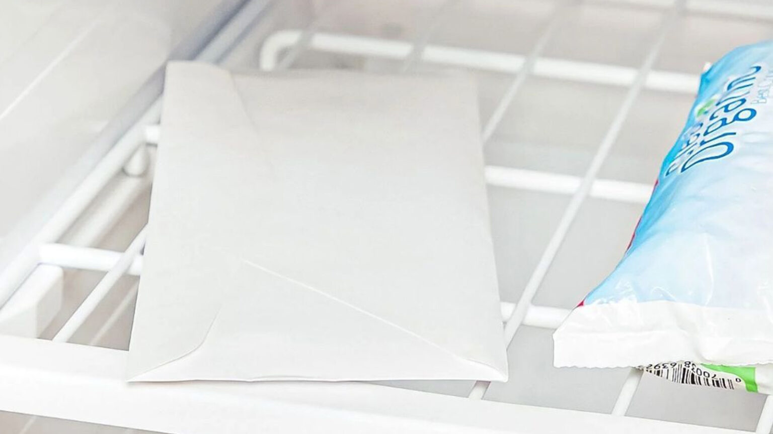 Τι κάνει ο φάκελος μέσα στην κατάψυξη; Το απλό έξυπνο κόλπο που θα σου λύσει ένα σημαντικό πρόβλημα