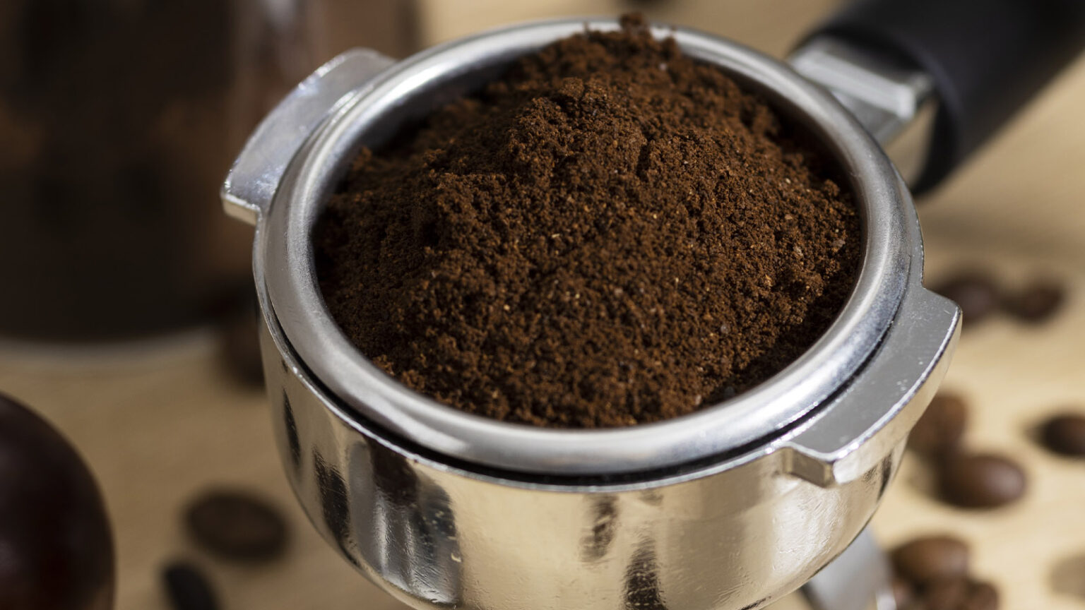 Πώς να φτιάξεις φυσικό οργανικό λίπασμα από το κατακάθι του καφέ