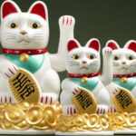 Ποια είναι η συναρπαστική ιστορία πίσω από την πολύ δημοφιλή "Γάτα που Γνέφει"