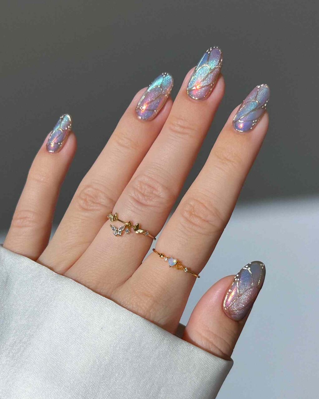 Πρωτοχρονιάτικα νύχια: τα σχέδια που δείχνουν πιο ακριβά απ’ όσο είναι 11 Πρωτοχρονιάτικα νύχια: τα σχέδια που δείχνουν πιο ακριβά απ’ όσο είναι