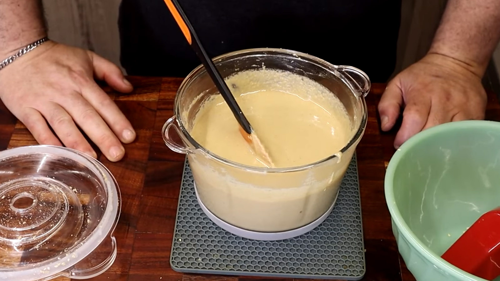 Πώς να φτιάξω σπιτικό ταχίνι χωρίς "Ε" και συντηρητικά: Συνταγή και Βίντεο από το Γιώργο Ζώλη