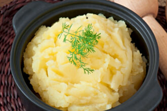 Ο πουρές πατάτας δεν θα γίνει ποτέ αφράτος αν κάνετε αυτό το λάθος