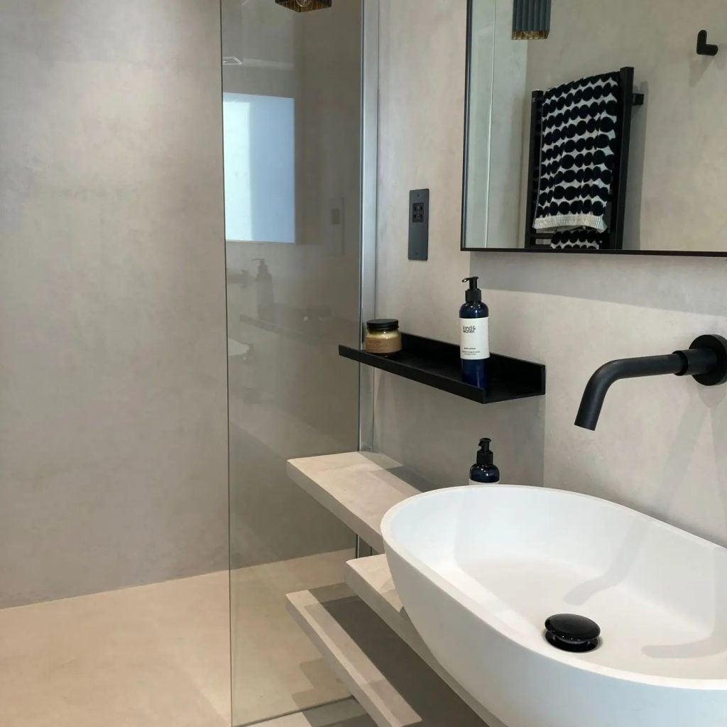 Ντους χωρίς πόρτα: 15+ ιδέες που μεταμορφώνουν το μπάνιο το 2026 7 Ντους χωρίς πόρτα: 15+ ιδέες που μεταμορφώνουν το μπάνιο το 2026