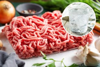 Γιατί προσθέτουμε ανθρακούχο νερό στον κιμά. Ένα τέχνασμα που τον κάνει ζουμερό