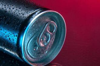 Γιατί τα ενεργειακά ποτά προκαλούν κόπωση: 5 λόγοι που σε ενδιαφέρουν αν πίνεις