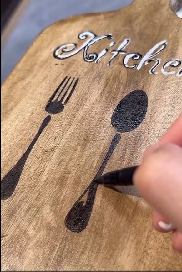 DIY κατασκευή: Το πιο πρωτότυπο καλάθι φτιάχνεται με ξύλα κοπής και σύρμα 5 DIY κατασκευή: Το πιο πρωτότυπο καλάθι φτιάχνεται με ξύλα κοπής και σύρμα