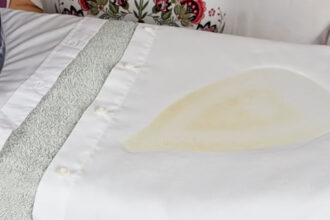 Σιδέρωσες και Κατέστρεψες Ρούχο; Δες Πώς να Σώσεις Κάθε Τύπο Υφάσματος