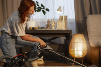 Γιατί παλιά δεν σκούπιζαν το σπίτι τη νύχτα – τι πίστευαν