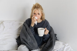 Είναι δυνατόν να θεραπεύσετε ένα κρυολόγημα γρηγορότερα αν ιδρώσετε: όλη η αλήθεια για τη μέθοδο