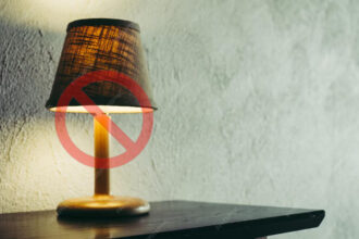 Αποχαιρετάμε τους παραδοσιακά φωτιστικά: η πολύ πιο κομψή και πρακτική εναλλακτική του 2026