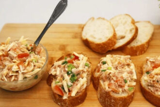 Τα νόστιμα και υγιεινά ορεκτικά με τόνο σε κονσέρβα και ντομάτα: Κατάλληλο για μπουφέ ή για σνακ