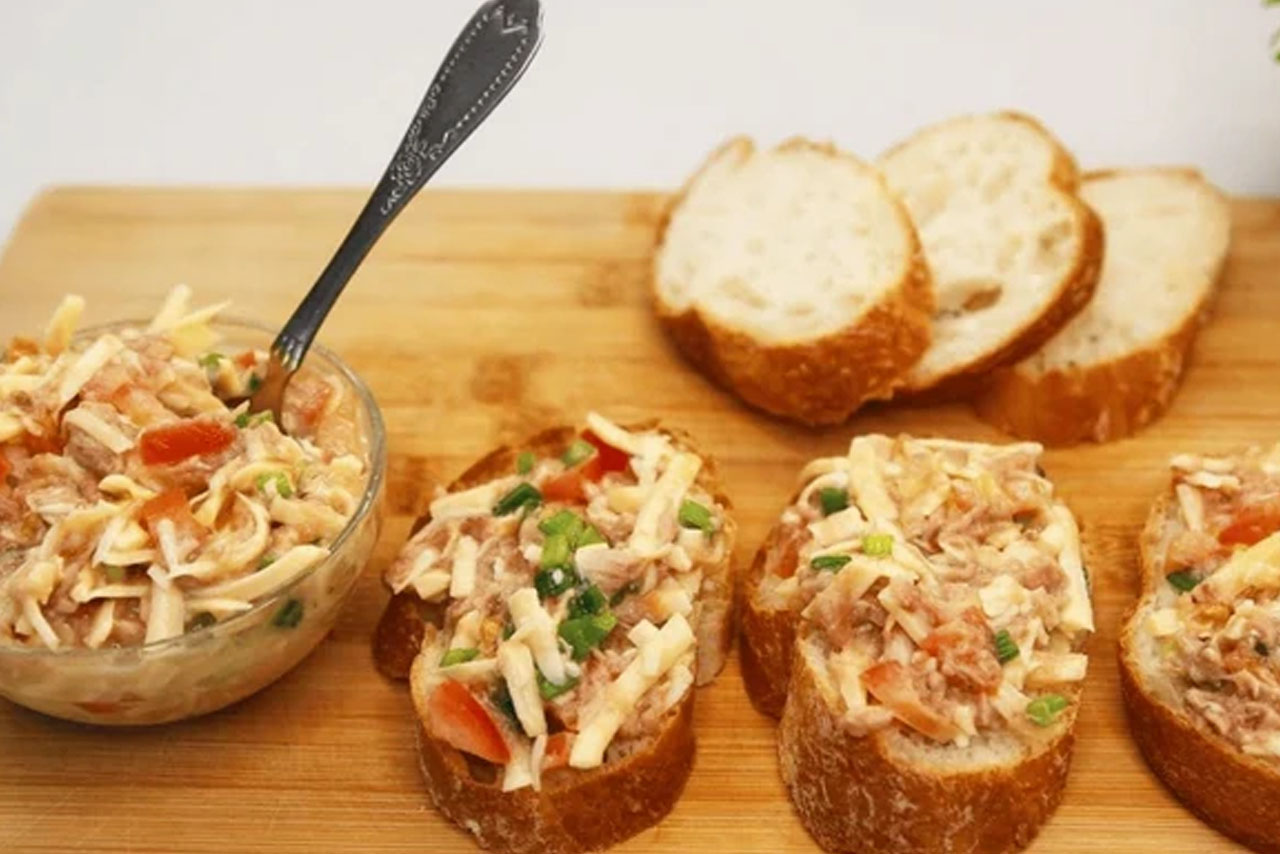 Τα νόστιμα και υγιεινά ορεκτικά με τόνο σε κονσέρβα και ντομάτα: Κατάλληλο για μπουφέ ή για σνακ