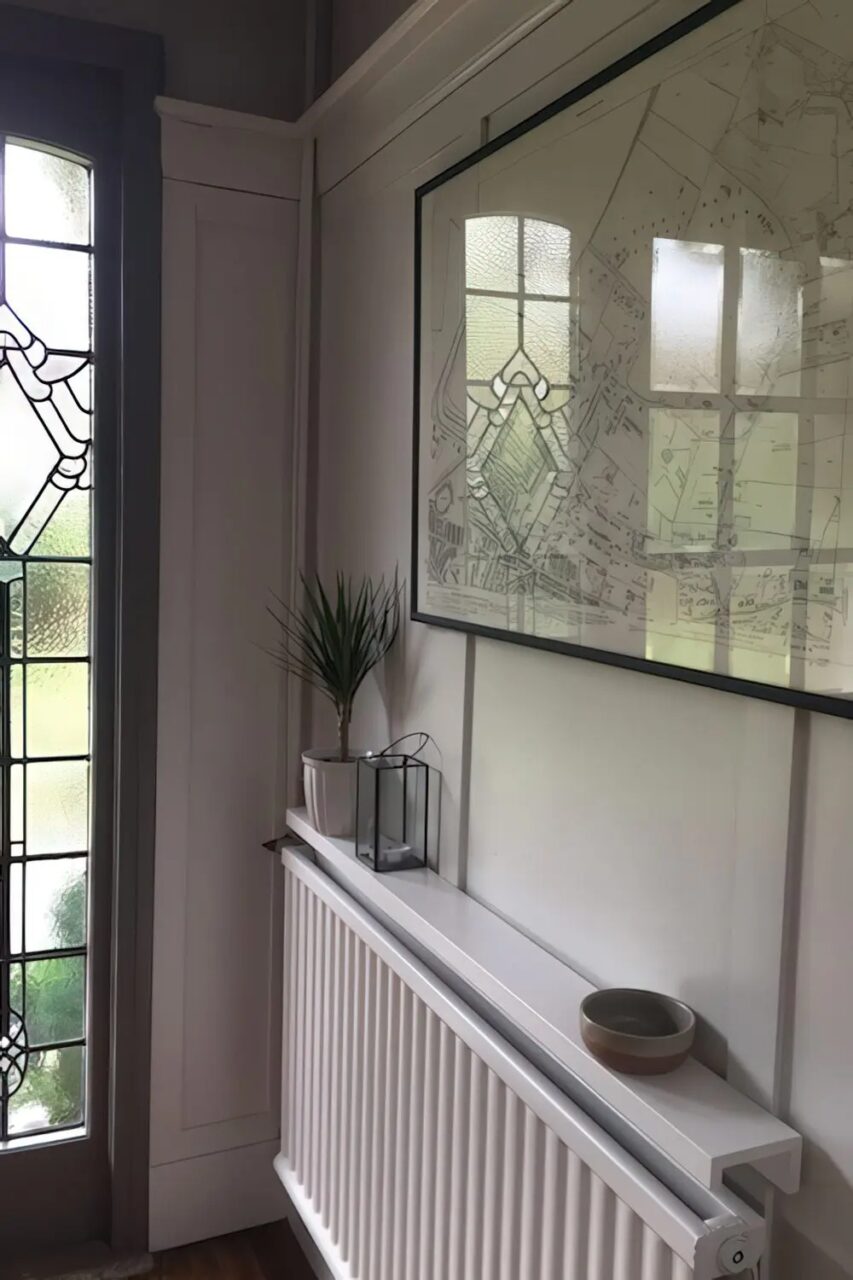 Ράφια πάνω από το καλοριφέρ: Πρακτικές ιδέες για να μην χάνεις ούτε πόντο για αποθήκευση 29 Ράφια πάνω από το καλοριφέρ: Πρακτικές ιδέες για να μην χάνεις ούτε πόντο για αποθήκευση