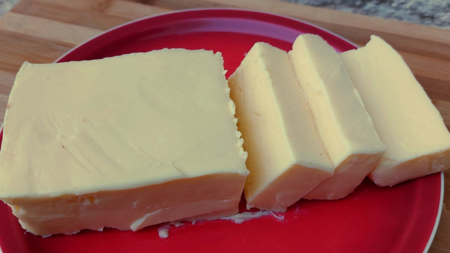 Σπιτικό βούτυρο σε 10 λεπτά με 1 υλικό: Πιο νόστιμο από του εμπορίου