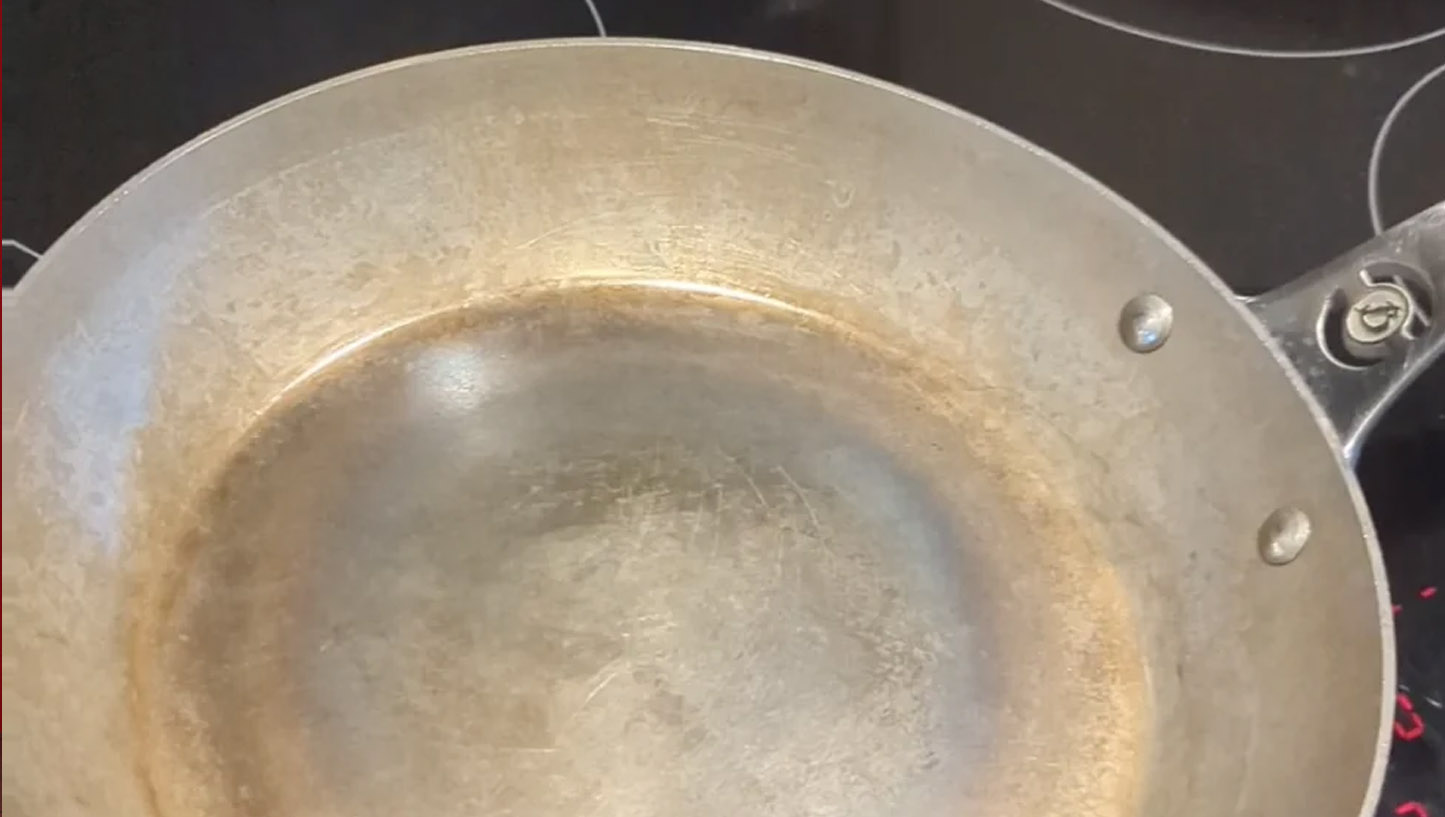 Τα 5 Τηγάνια που πρέπει να Αποφεύγετε σε Κεραμικές Εστίες γιατί θα τις καταστρέψουν