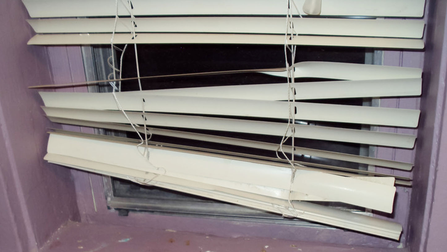 Τα πετάω ή τα κρατάω; Πώς να καταλάβεις αν τα παλιά σου στόρια αξίζουν ακόμα