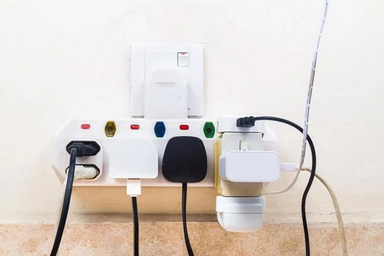 Πόσες συσκευές μπορούν να συνδεθούν σε μια πρίζα και ένα πολύπριζο