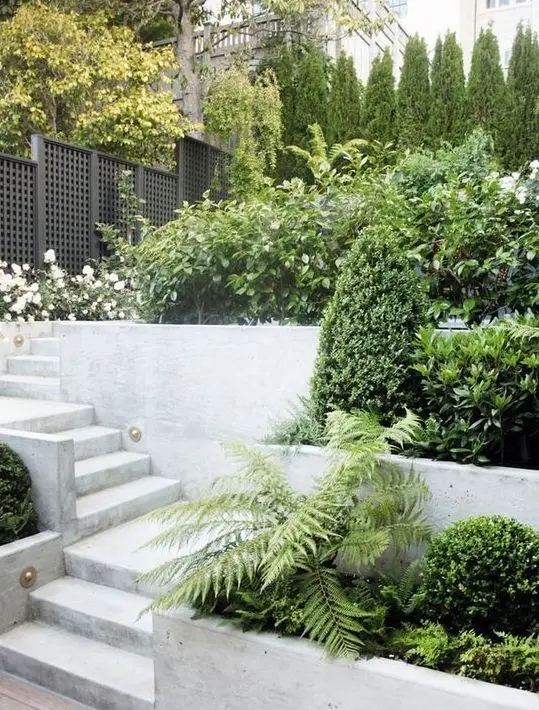 Τσιμεντένια σκαλιά κήπου: Πλεονεκτήματα, μειονεκτήματα και 25 μοντέρνες ιδέες 17 Τσιμεντένια σκαλιά κήπου: Πλεονεκτήματα, μειονεκτήματα και 25 μοντέρνες ιδέες