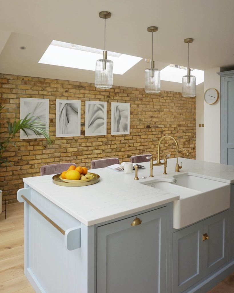 Τούβλο στον Τοίχο; Μοντέρνες Ιδέες που Κάνουν Θραύση το 2026 4 Τούβλο στον Τοίχο; Μοντέρνες Ιδέες που Κάνουν Θραύση το 2026