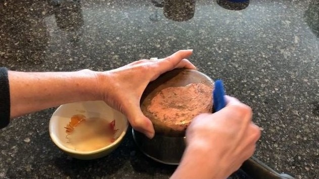 Εναλλακτικοί τρόποι καθαρισμού χάλκινων σκευών: Δοκίμασα 3 τρόπους 7 Εναλλακτικοί τρόποι καθαρισμού χάλκινων σκευών: Δοκίμασα 3 τρόπους