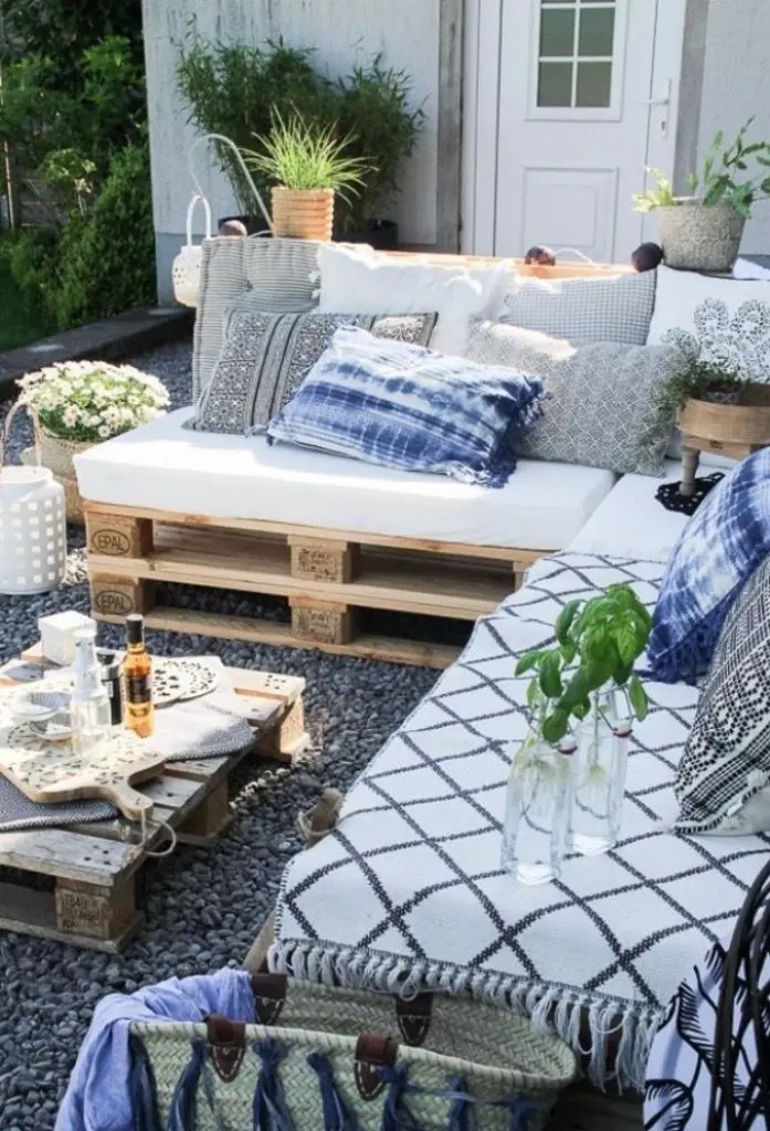 Παλέτες στον κήπο: Διακοσμήστε με αυτές τις 43 Ιδέες χωρίς πολλά χρήματα αλλά με πολύ γούστο 38 Παλέτες στον κήπο: Διακοσμήστε με αυτές τις 43 Ιδέες χωρίς πολλά χρήματα αλλά με πολύ γούστο