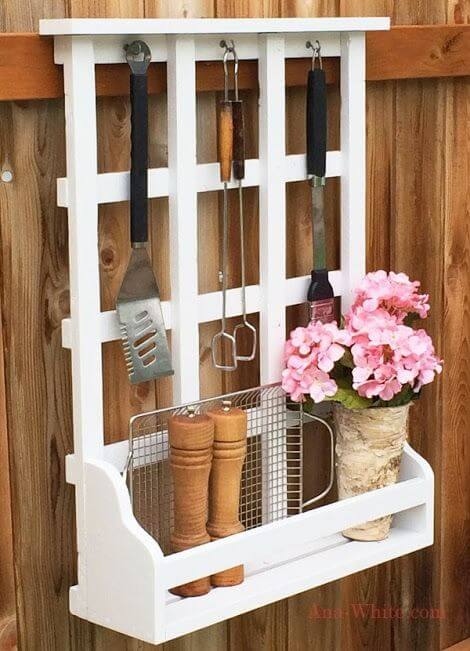 Μην πετάς τα παλιά μικρο έπιπλα: 26 μοναδικές κατασκευές για ράφια κήπου 20 19. Εξωτερικό ράφι παραθύρου