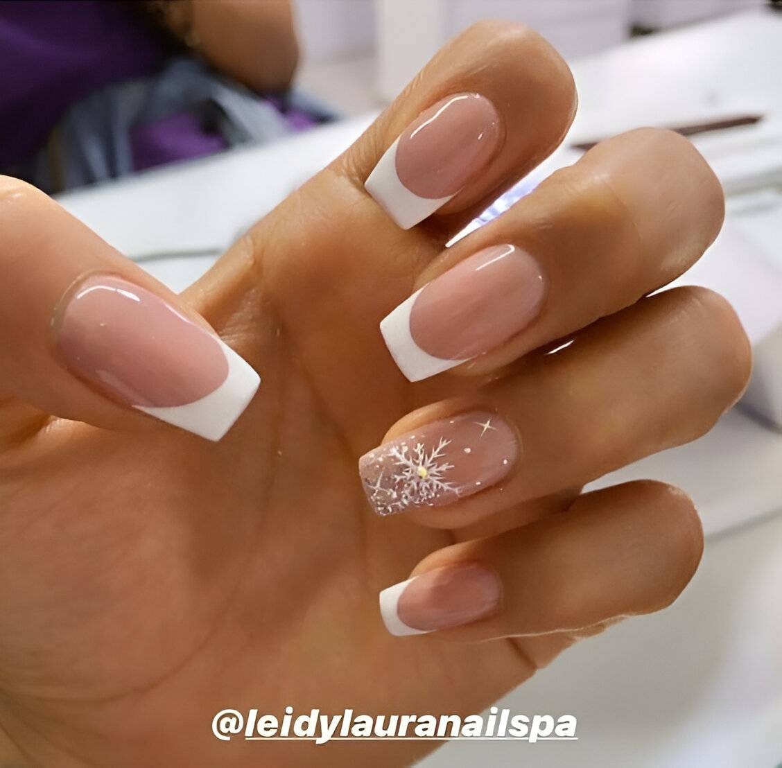 30 Κοντά Νύχια που Δείχνουν Κομψά και Περιποιημένα Χωρίς Να Είναι Υπερβολικά 14 30 Κοντά Νύχια που Δείχνουν Κομψά και Περιποιημένα Χωρίς Να Είναι Υπερβολικά