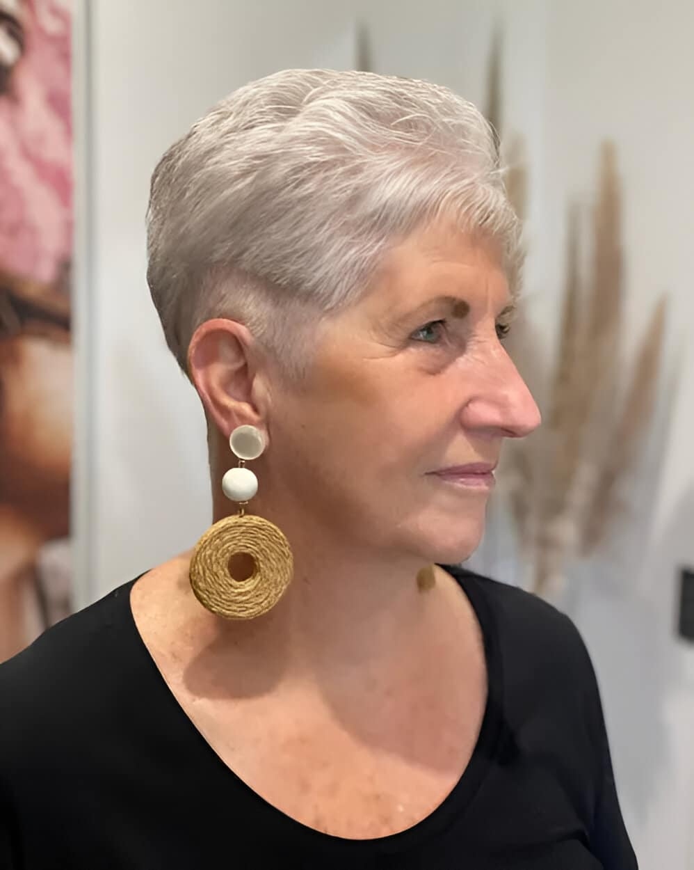 Τα 50 πιο κολακευτικά κουρέματα για γυναίκες άνω των 60 που αφαιρούν χρόνια 33 Τα 50 πιο κολακευτικά κουρέματα για γυναίκες άνω των 60 που αφαιρούν χρόνια