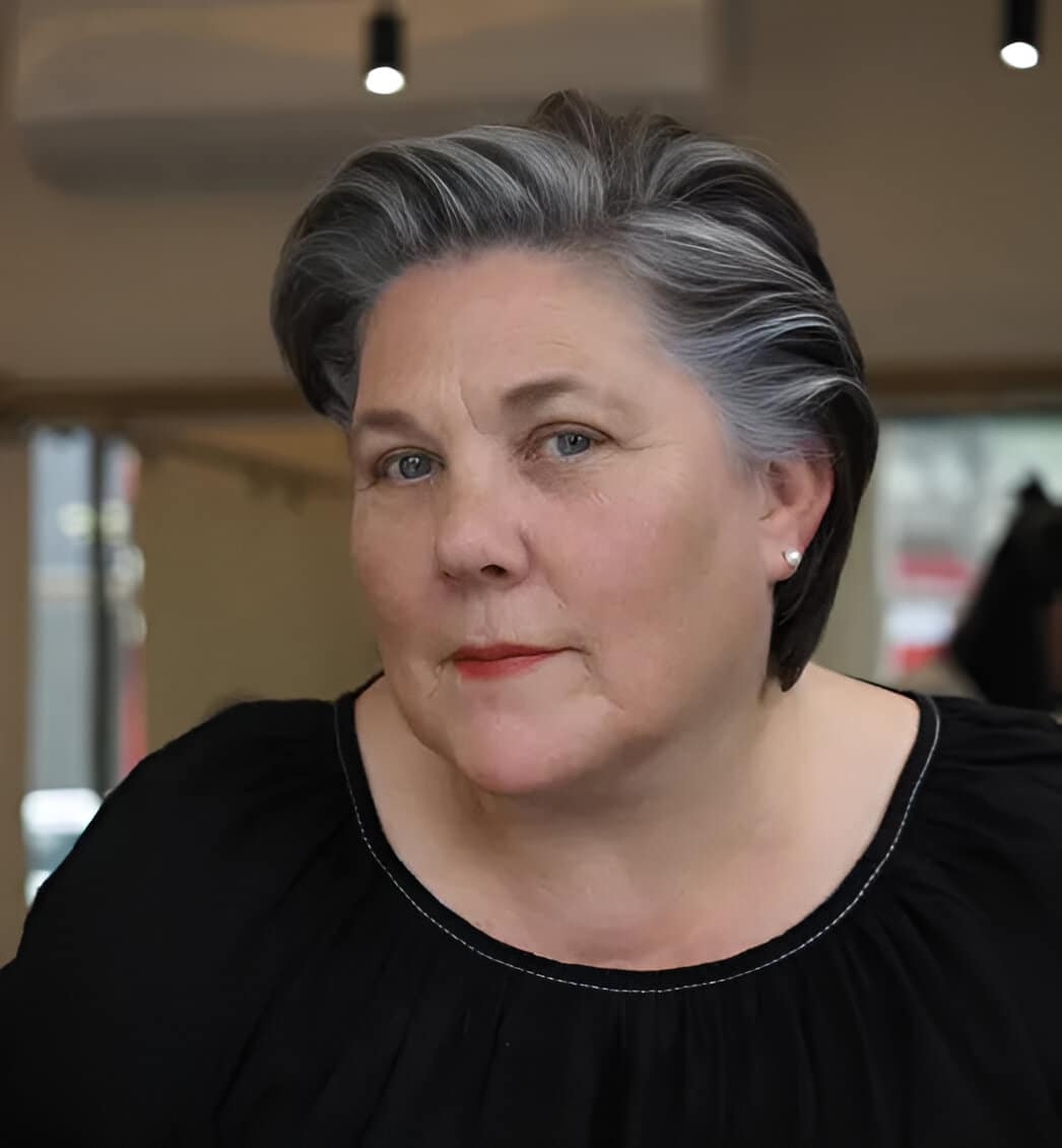 Τα 50 πιο κολακευτικά κουρέματα για γυναίκες άνω των 60 που αφαιρούν χρόνια 41 Τα 50 πιο κολακευτικά κουρέματα για γυναίκες άνω των 60 που αφαιρούν χρόνια