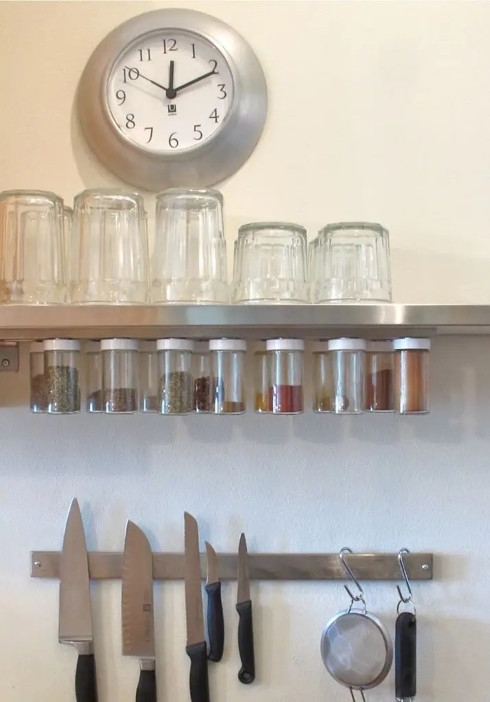 Αποθήκευση και οργάνωση με μαγνητικές θήκες - 35 ιδέες που θα τα βάλουν όλα στη θέση τους 8 Αποθήκευση και οργάνωση με μαγνητικές θήκες - 35 ιδέες που θα τα βάλουν όλα στη θέση τους