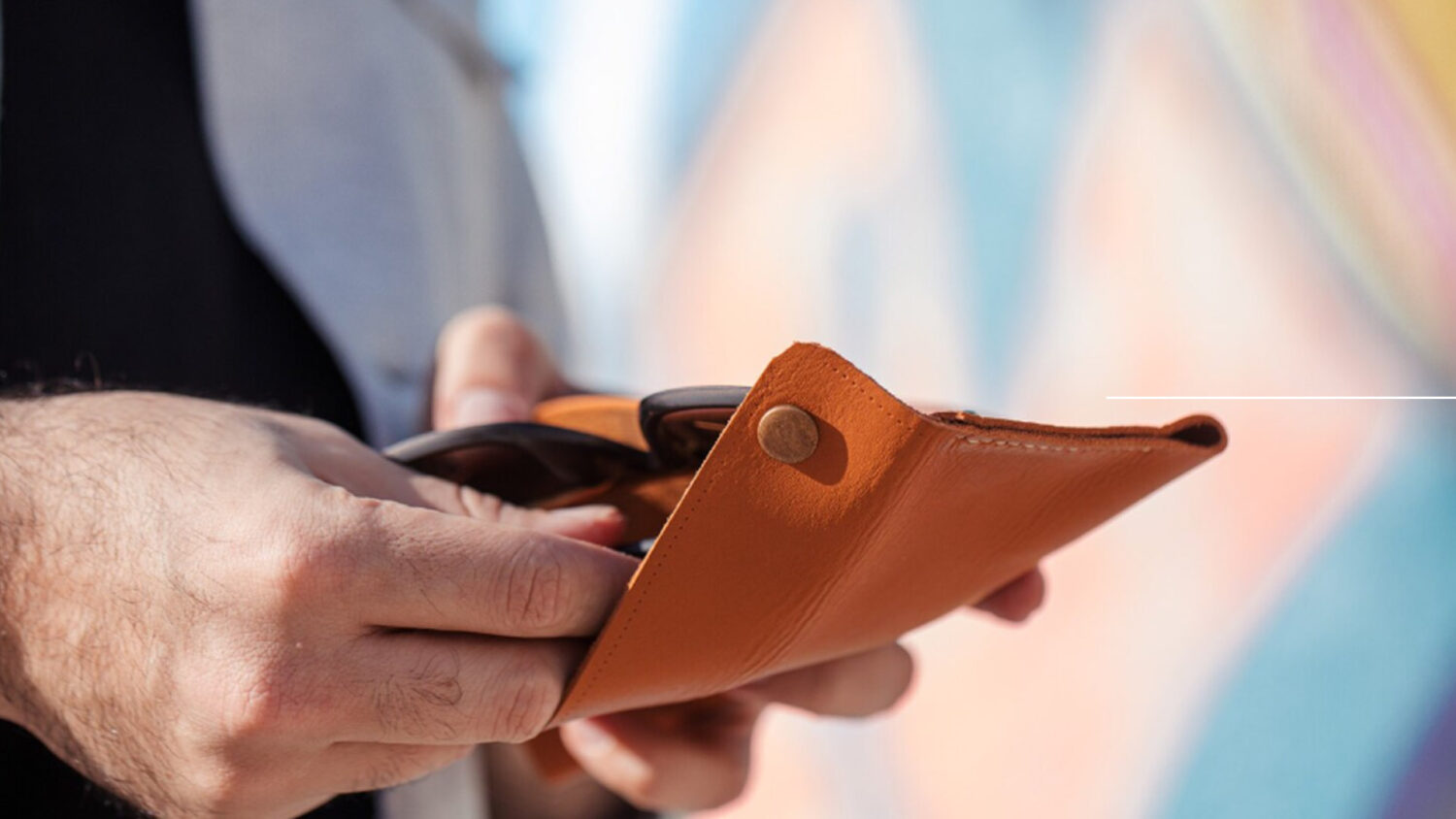 Το κόλπο με το δεύτερο πορτοφόλι που σε βοηθά να σταματήσεις να χάνεις χρήματα χωρίς να το καταλάβεις