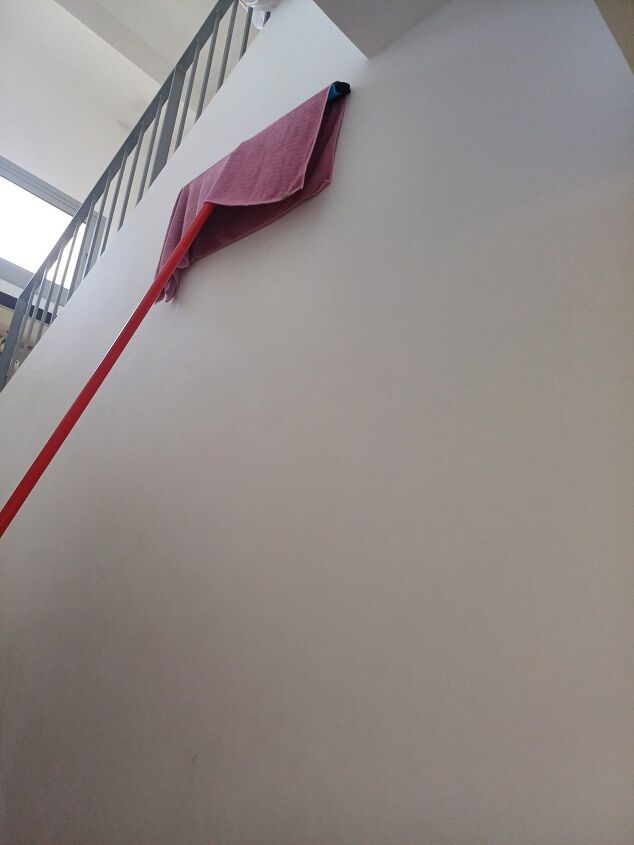 Πώς να «σφουγγαρίσεις» ντουλάπια κουζίνας και τοίχους σε λίγα λεπτά - Το κόλπο που γίνεται viral 8 Πώς να «σφουγγαρίσεις» ντουλάπια κουζίνας και τοίχους σε λίγα λεπτά - Το κόλπο που γίνεται viral