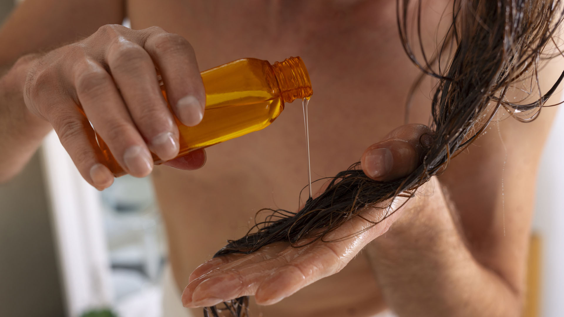 λάδι στα μαλλιά