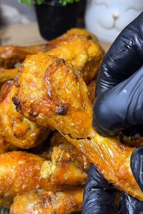 Το καλύτερο κόλπο στον φούρνο για τραγανά μπουτάκια κοτόπουλου από όλες τις πλευρές - χωρίς να τα γυρίζεις συνέχεια 2 Το καλύτερο κόλπο στον φούρνο για τραγανά μπουτάκια κοτόπουλου από όλες τις πλευρές - χωρίς να τα γυρίζεις συνέχεια