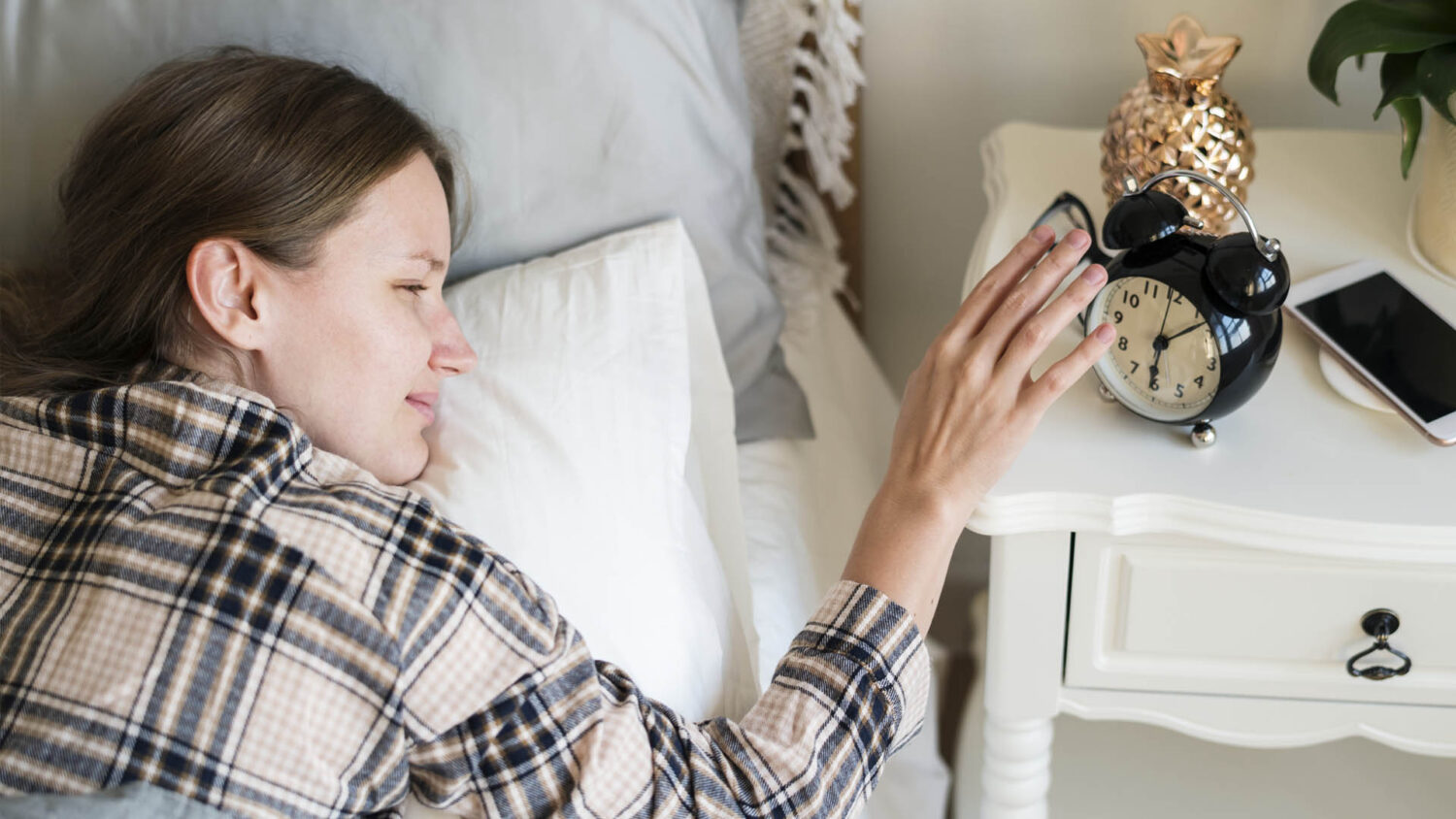 Αυτή την Κυριακή αλλάζει η ώρα: Θα κοιμηθούμε περισσότερο ή θα χάσουμε 1 ώρα από τον ύπνο μας