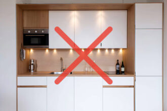 Λέμε Αντίο στα ντουλάπια κουζίνας: η νέα τάση το 2026 είναι πιο σύγχρονη και πιο πρακτική